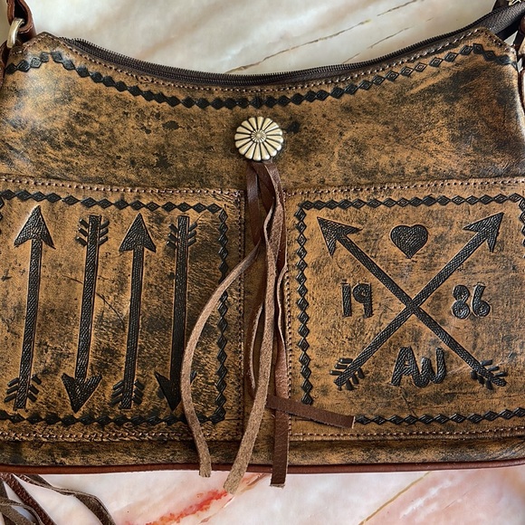 AMERICAN WEST | Cross My Heart leather tote bag - Picture 5 of 14